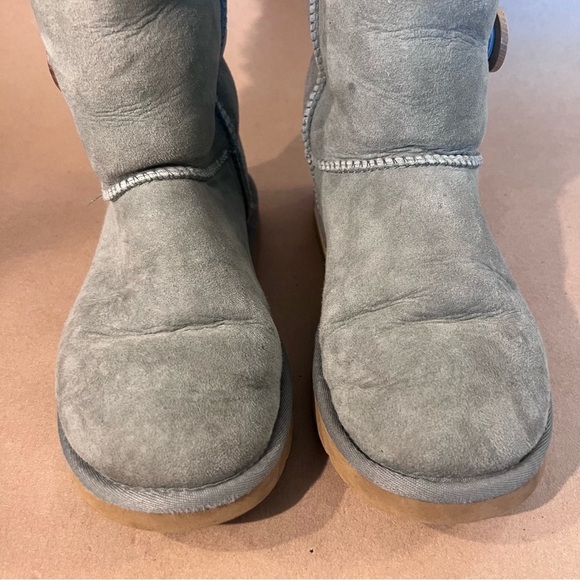 UGG Bailey Button Triplet Green Grey Women’s Size US 6 Boots Shearling Style - Picture 3 of 13